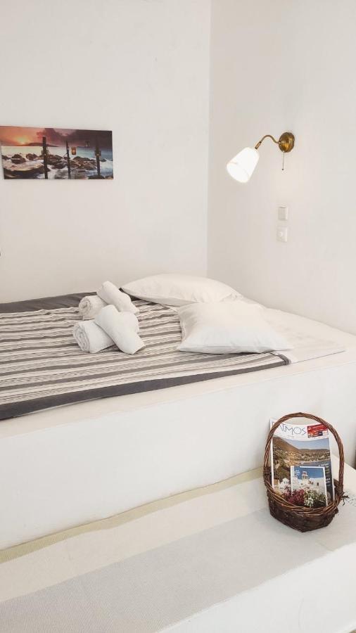 Lampi'S Dolphin Aparthotel Pátmos Esterno foto